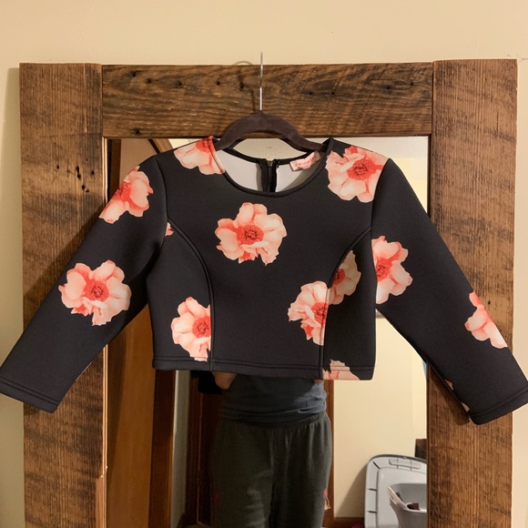 Re:named Floral crop top!! Gorgeous 🌺 - Picture 5 of 6